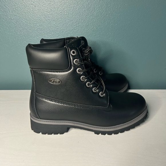 Lugz men’s boots size 9, brand new never worn. - Picture 2 of 9